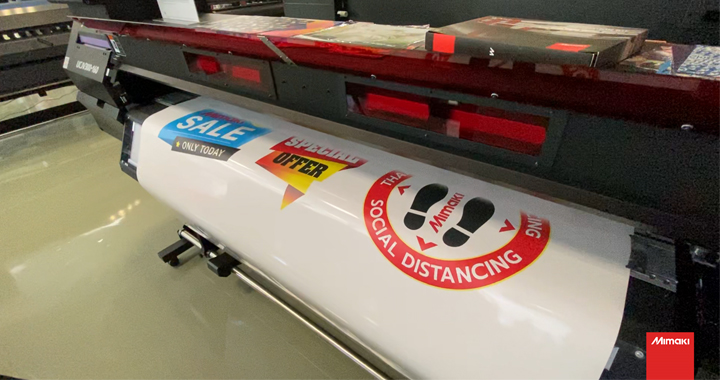 Bodenwerbung produzieren mit UV-LED Drucker UCJV300 und Laminator LA-160W