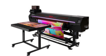 Neuer Hybriddrucker UJ330H-160 von Mimaki setzt Maßstäbe mit hoher Vielseitigk image